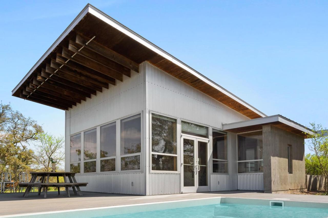 Lazo House - Riverfront With Overlooking Llano River Esterno foto