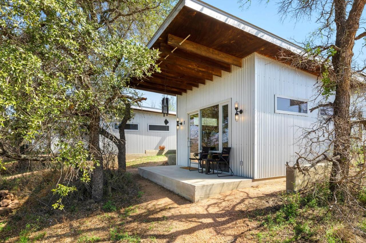 Lazo House - Riverfront With Overlooking Llano River Esterno foto