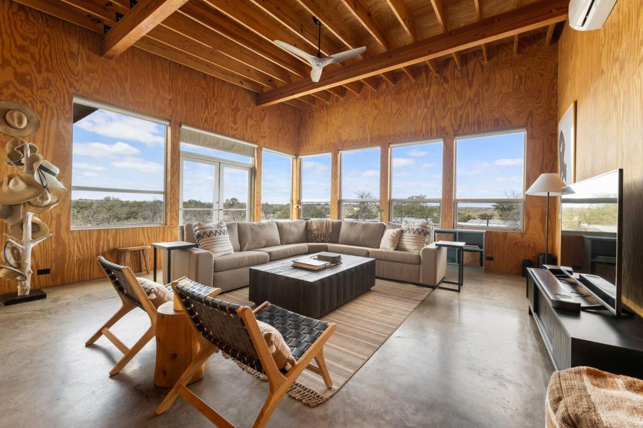 Lazo House - Riverfront With Overlooking Llano River Esterno foto