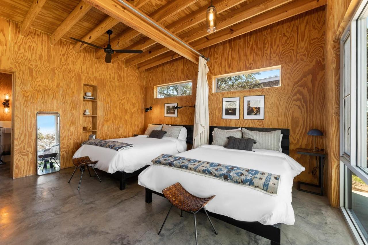 Lazo House - Riverfront With Overlooking Llano River Esterno foto
