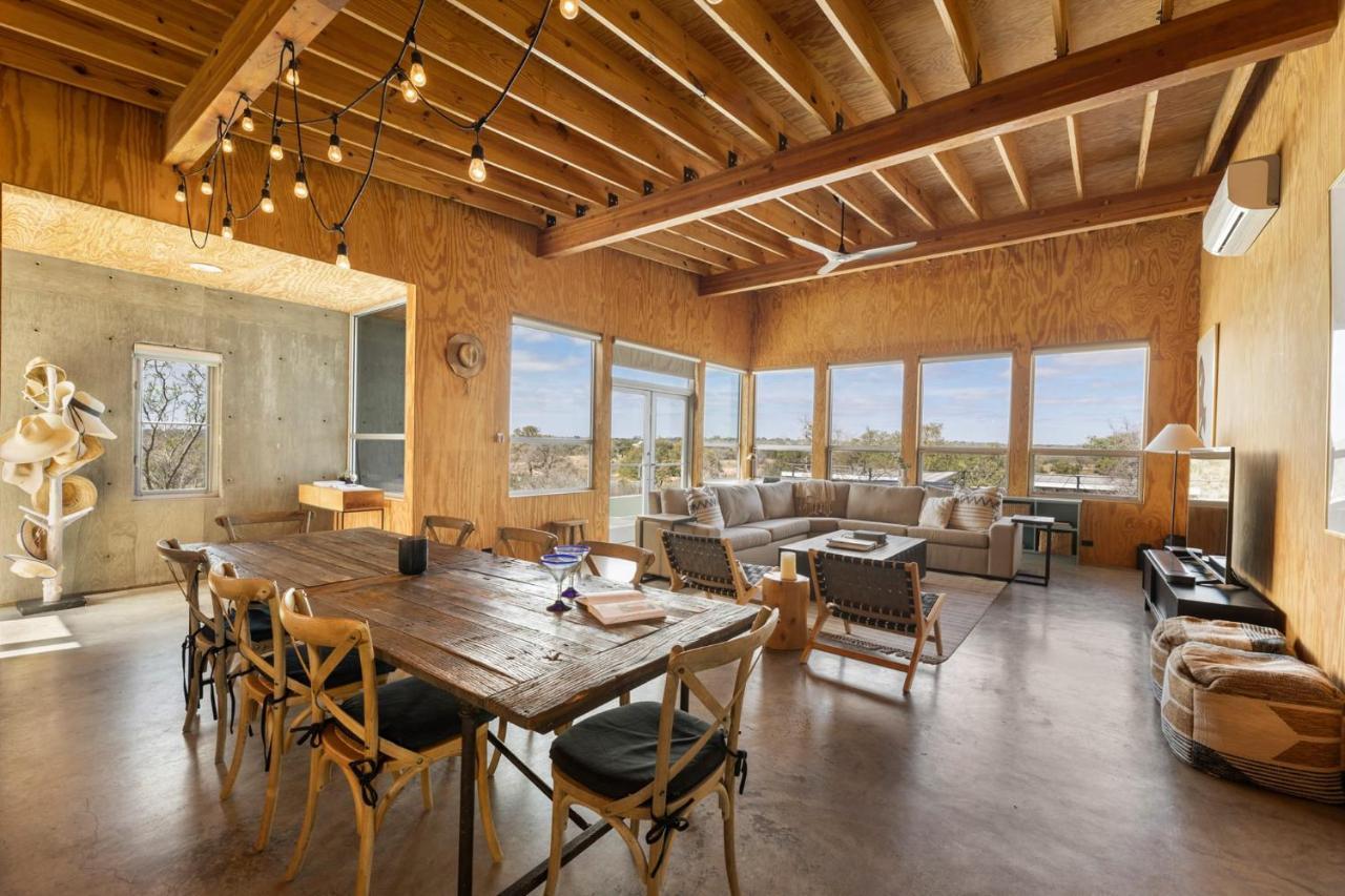 Lazo House - Riverfront With Overlooking Llano River Esterno foto