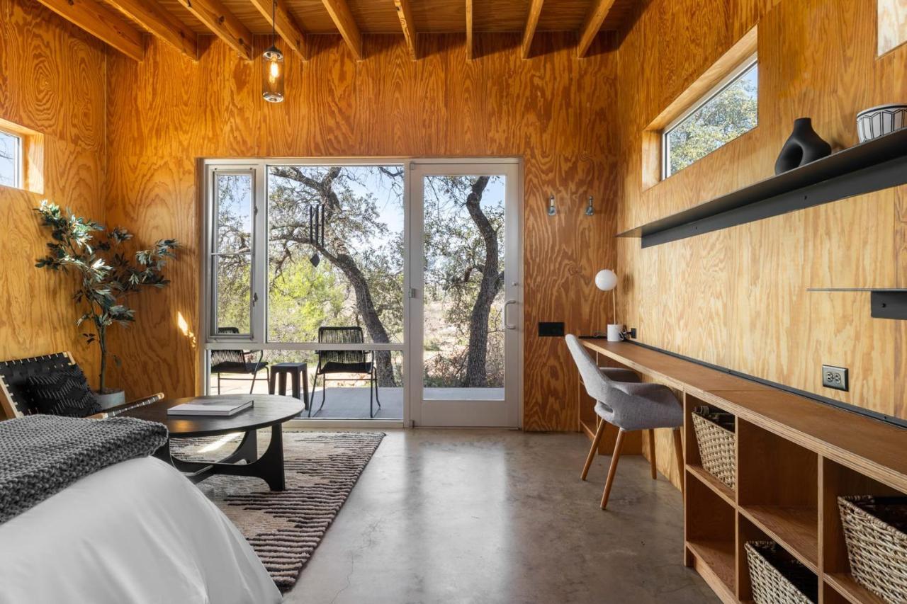 Lazo House - Riverfront With Overlooking Llano River Esterno foto