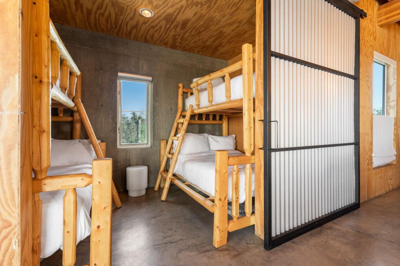 Lazo House - Riverfront With Overlooking Llano River Esterno foto