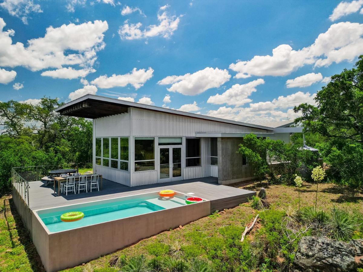Lazo House - Riverfront With Overlooking Llano River Esterno foto