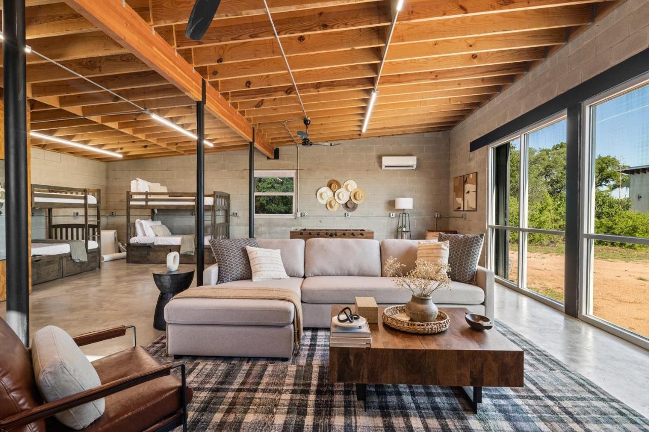 Lazo House - Riverfront With Overlooking Llano River Esterno foto