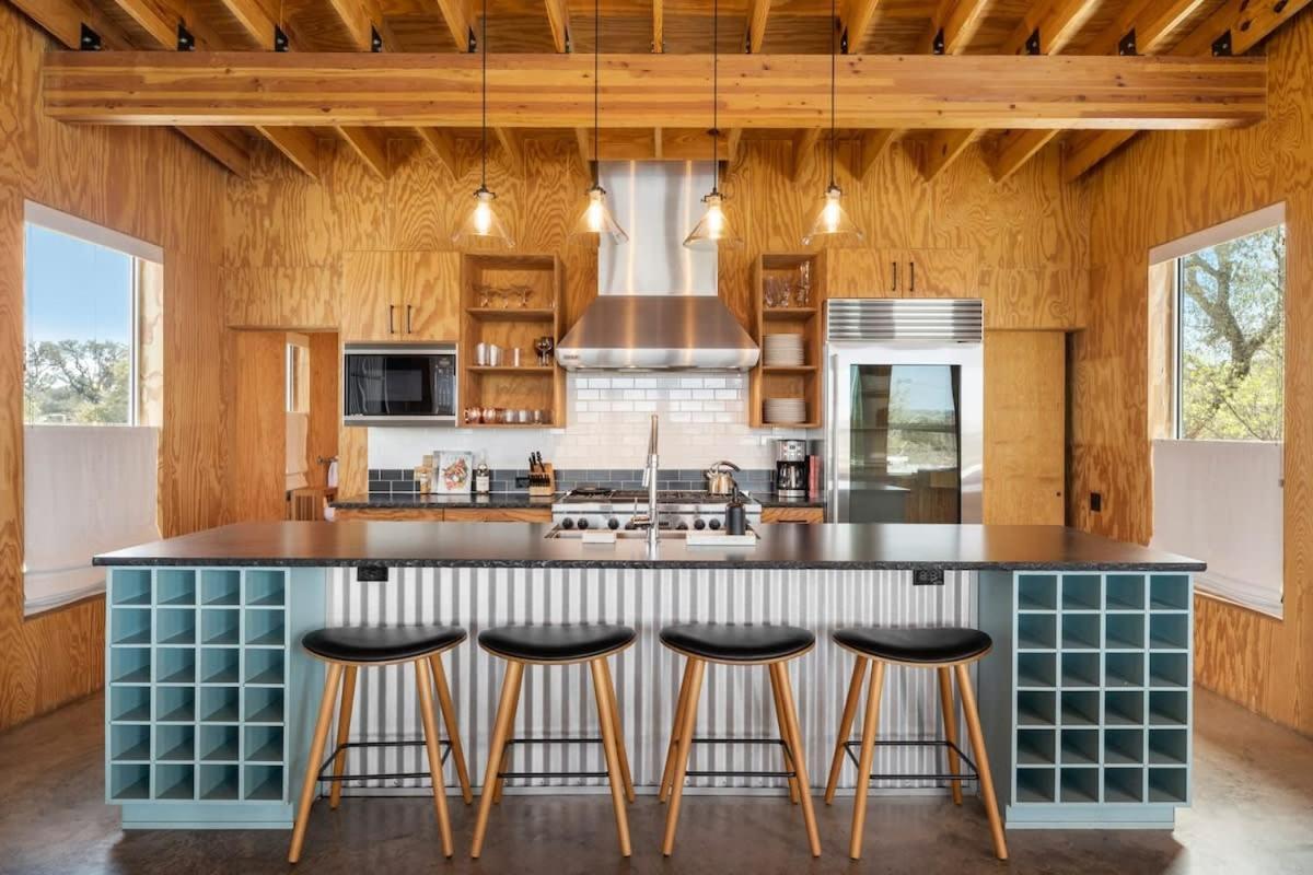 Lazo House - Riverfront With Overlooking Llano River Esterno foto