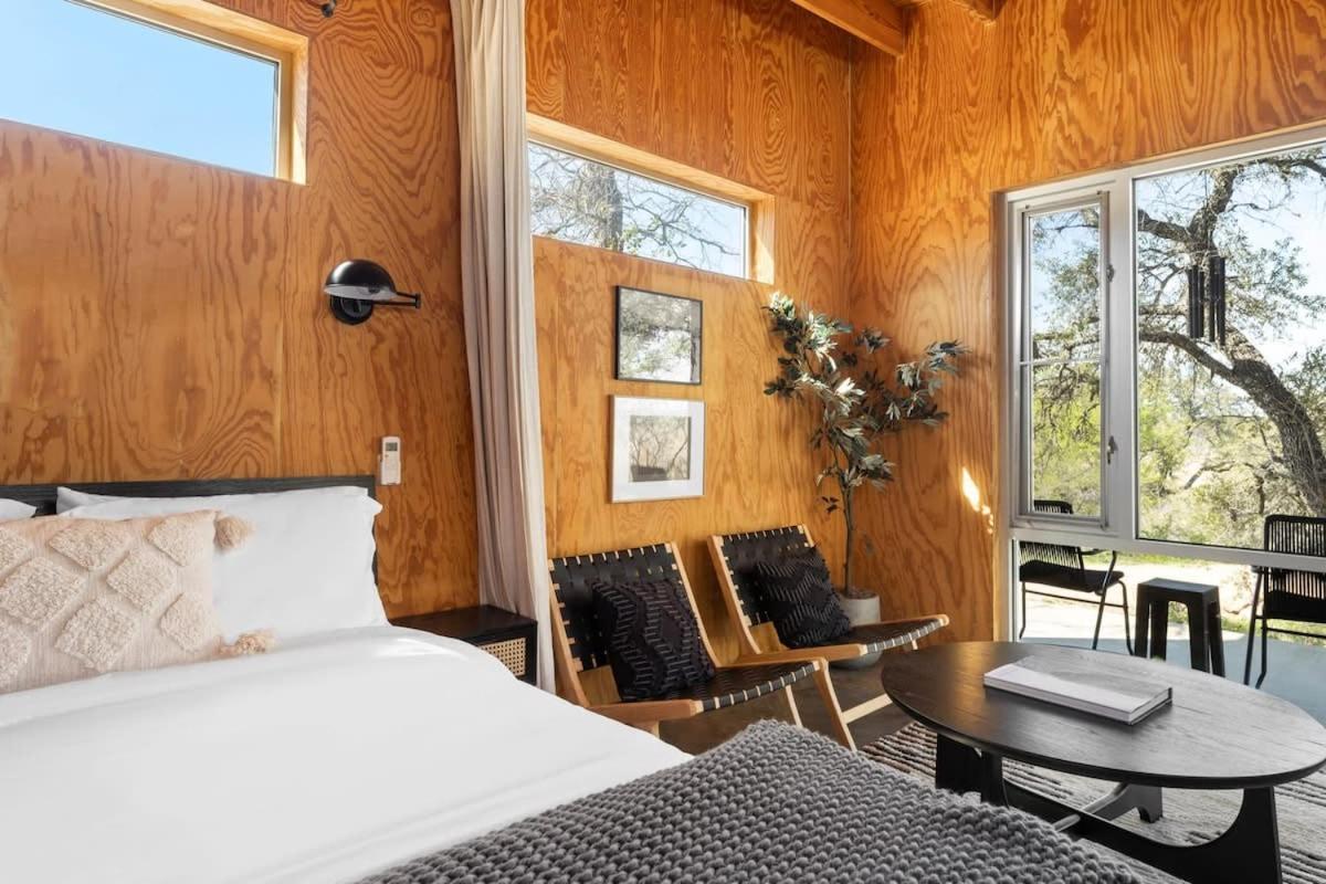 Lazo House - Riverfront With Overlooking Llano River Esterno foto