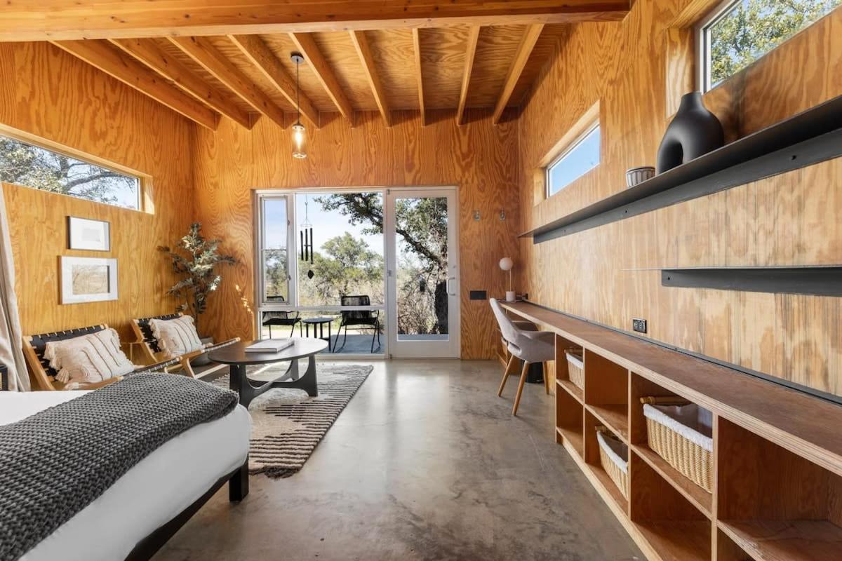 Lazo House - Riverfront With Overlooking Llano River Esterno foto