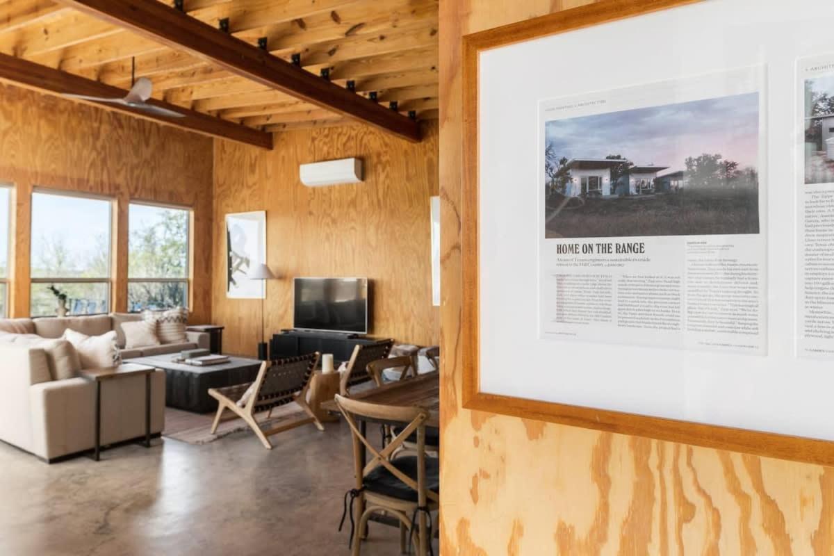 Lazo House - Riverfront With Overlooking Llano River Esterno foto