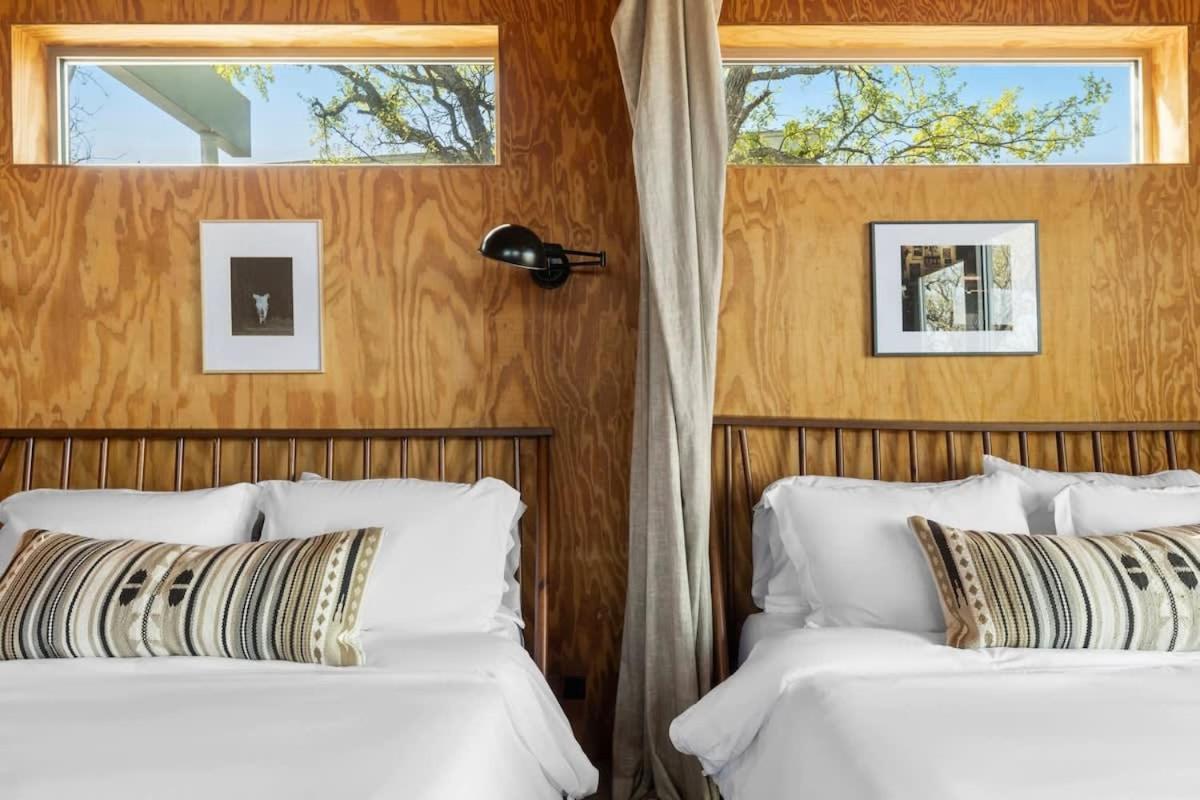 Lazo House - Riverfront With Overlooking Llano River Esterno foto