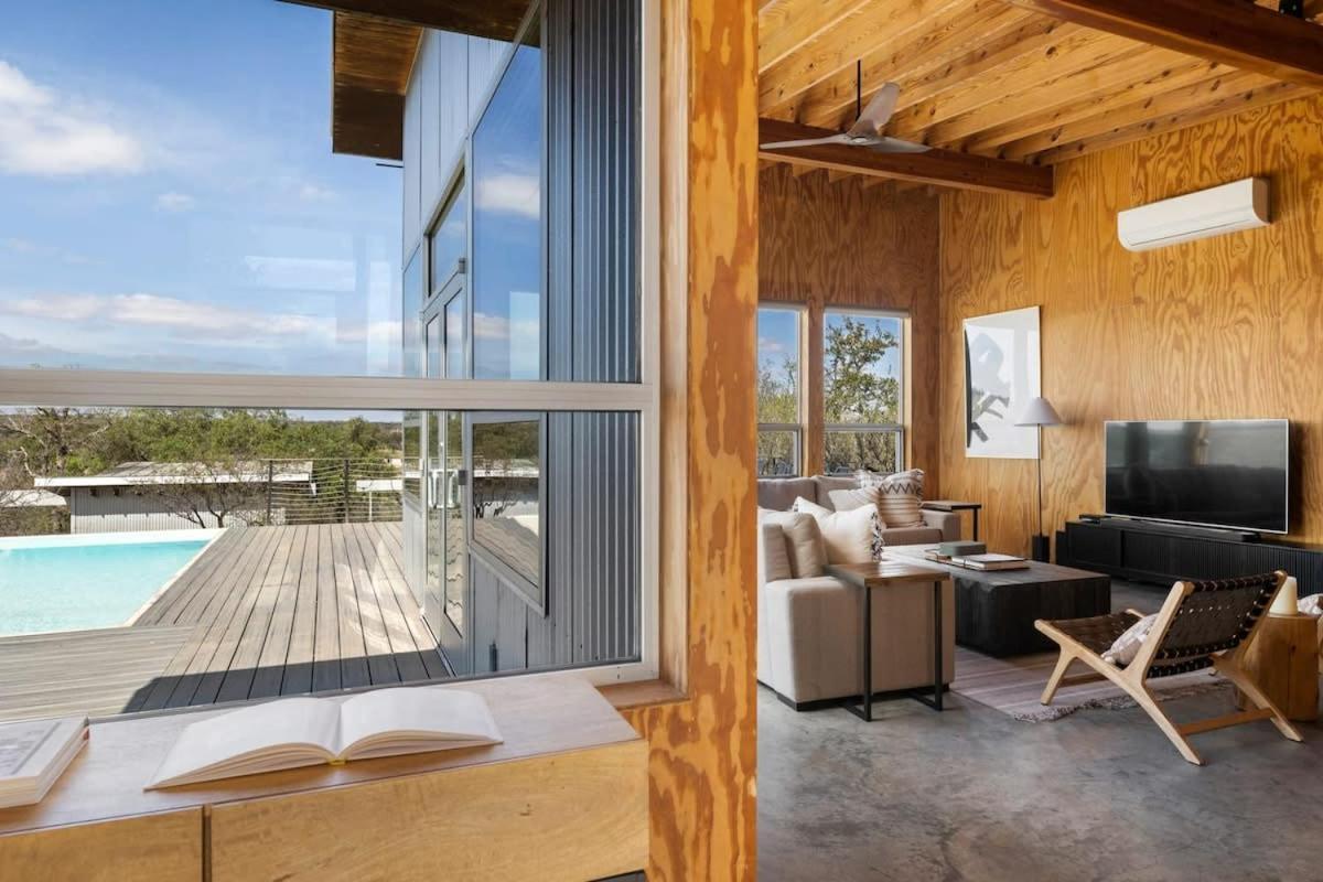 Lazo House - Riverfront With Overlooking Llano River Esterno foto